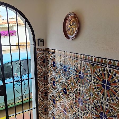 Delightful Burriana House With Magnificent Beach & Sea Views. Nerja Eksteriør billede