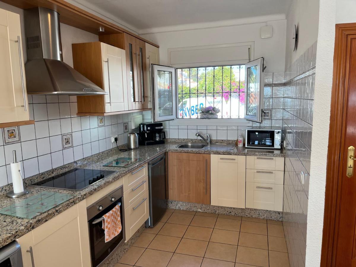 Delightful Burriana House With Magnificent Beach & Sea Views. Nerja Eksteriør billede