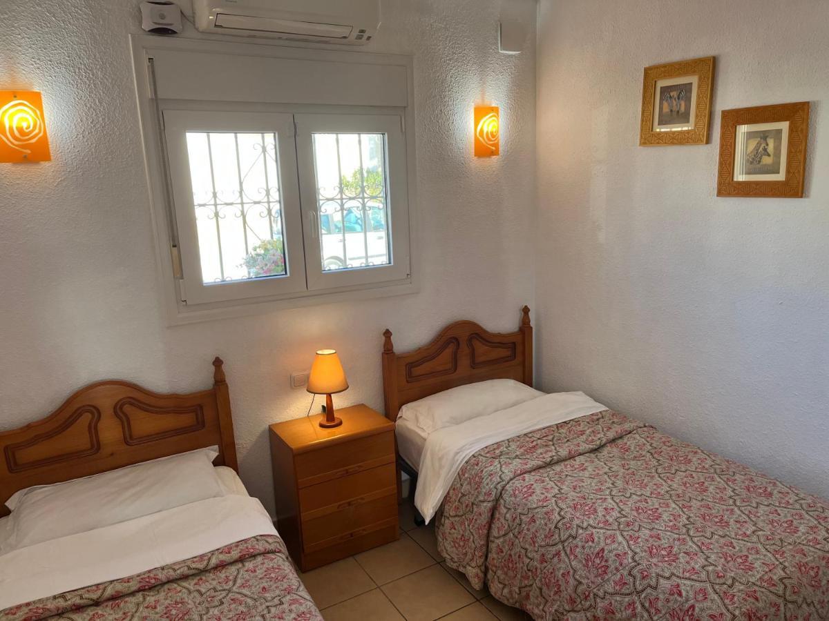 Delightful Burriana House With Magnificent Beach & Sea Views. Nerja Eksteriør billede