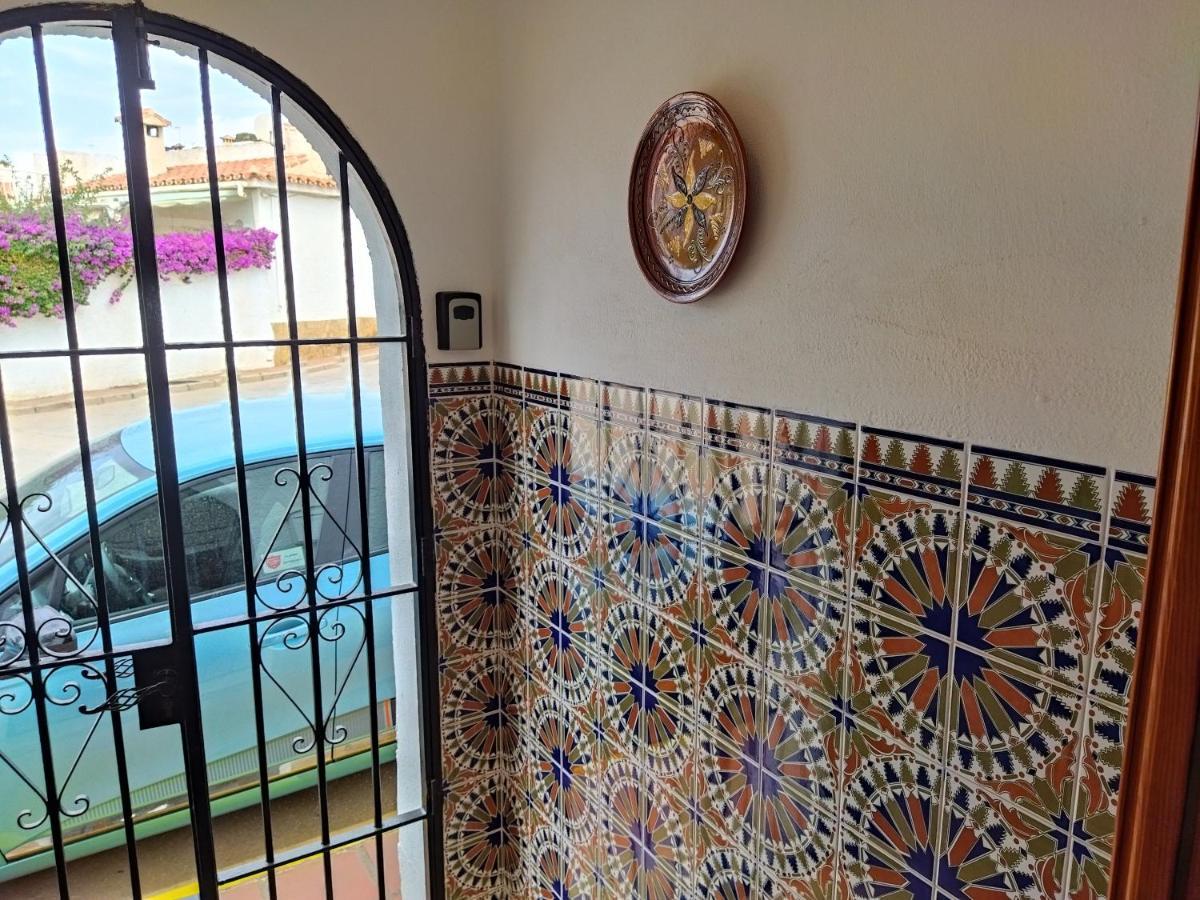 Delightful Burriana House With Magnificent Beach & Sea Views. Nerja Eksteriør billede
